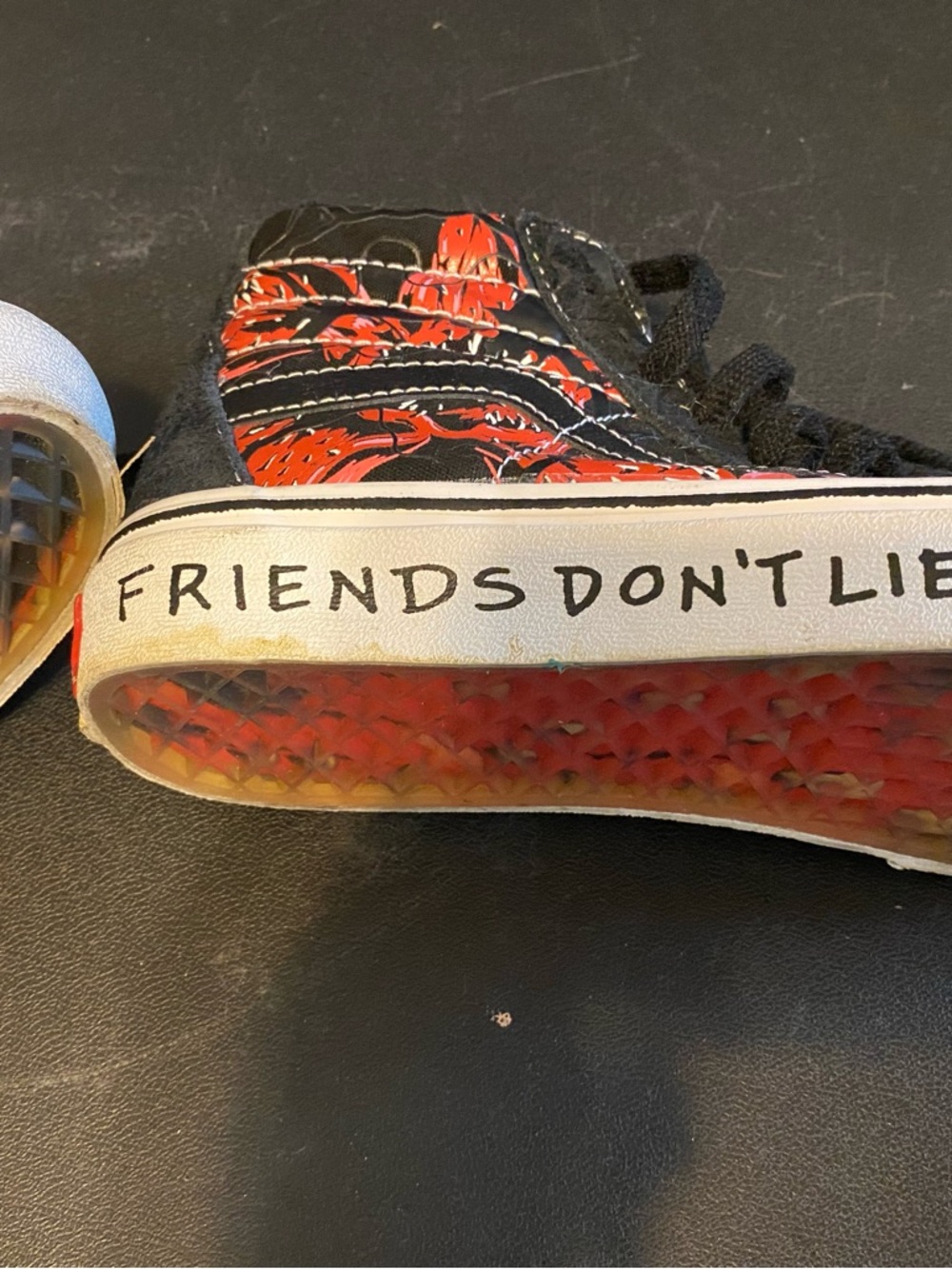 STRANGER THINGS Vans Red and Black Print high-top sneakers - Picture 11 of 14